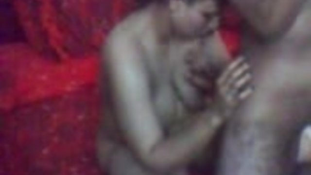 نام تجاری جدید جوجه داغ در, برهنه در حال لگد تصاویر سیکسی در کنار زین